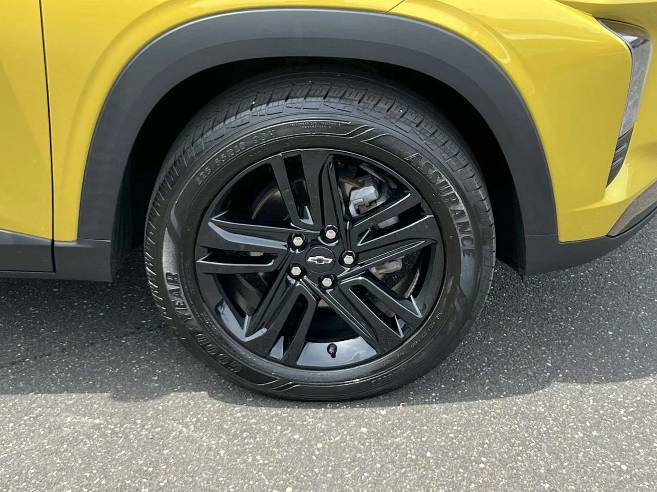 Used 2024 Nitro Yellow Metallic Chevrolet FWD ACTIV image 21
