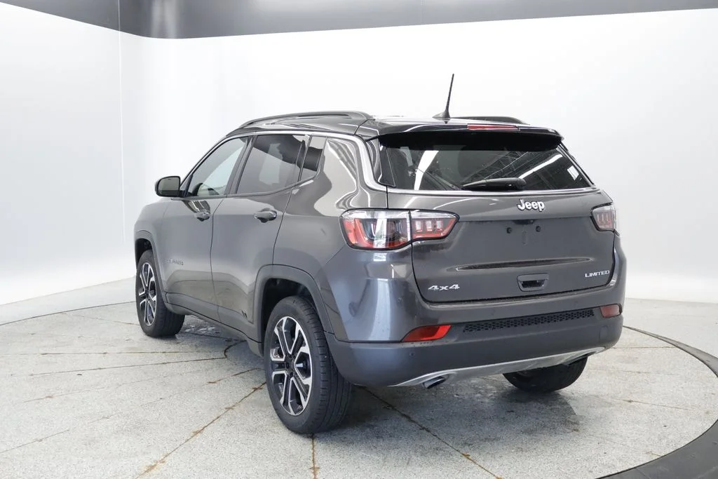 Used 2023 Gray Jeep Limited image 3