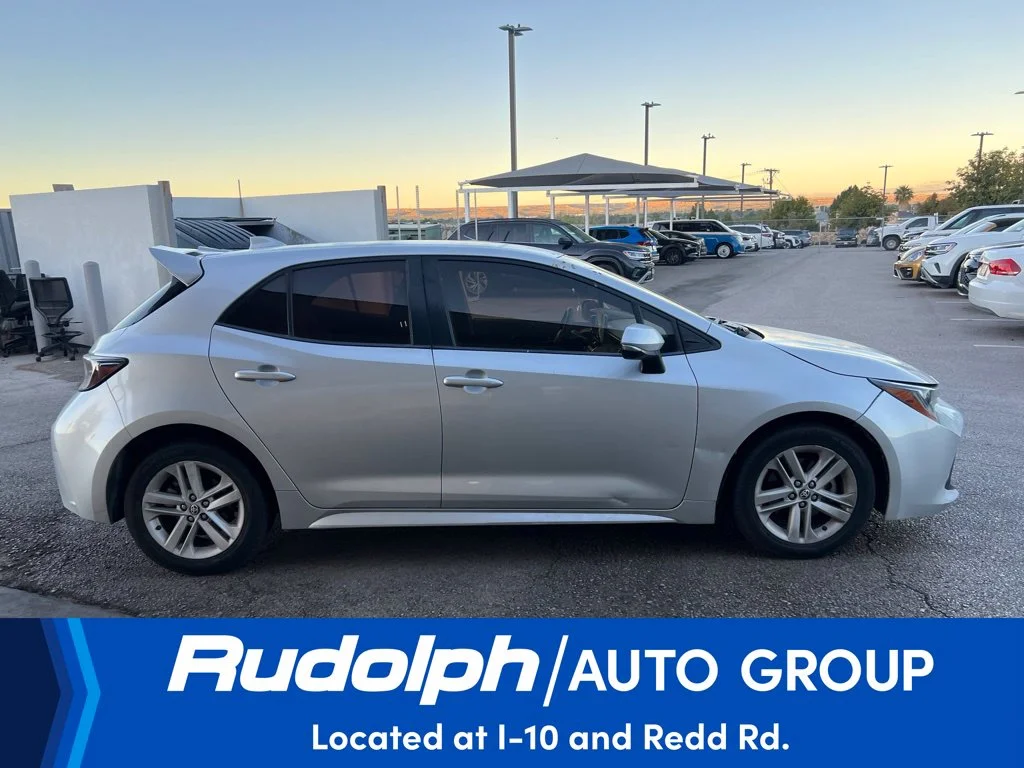 Used 2019 Silver Toyota SE image 6