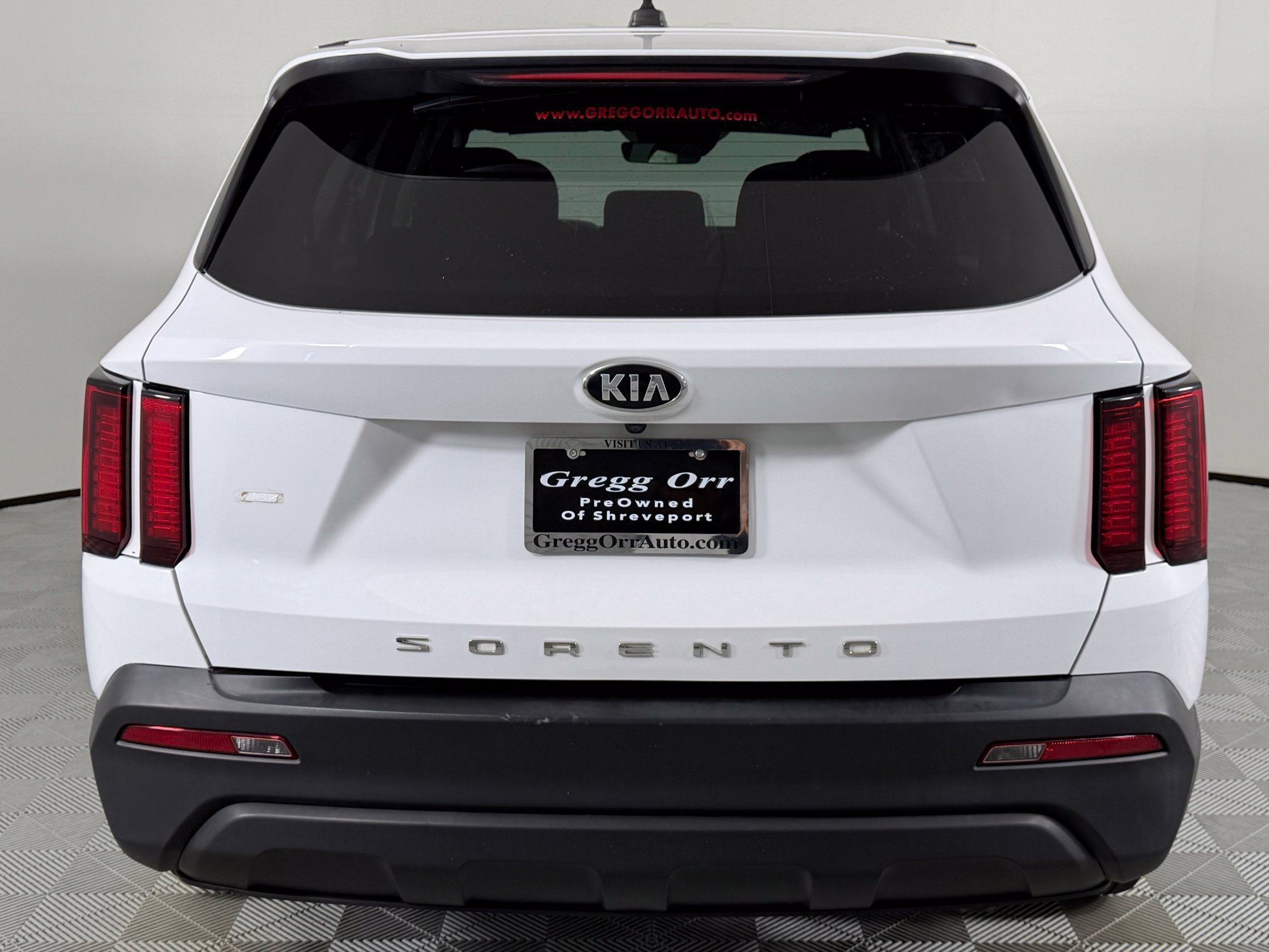 Used 2021 Glacial White Pearl Kia LX image 9