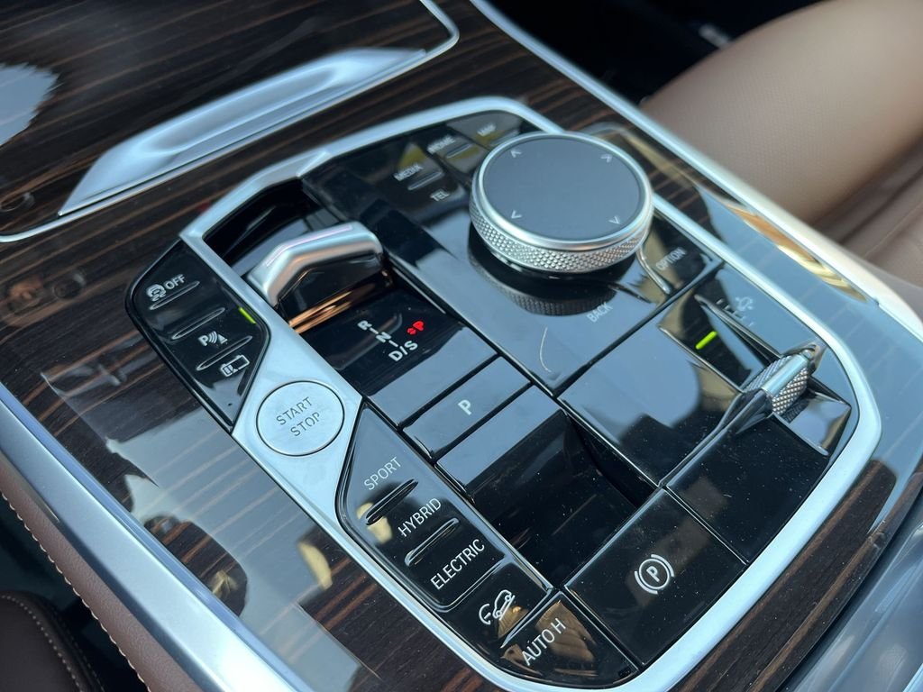 New 2026 Green Metallic BMW xDrive50e image 20