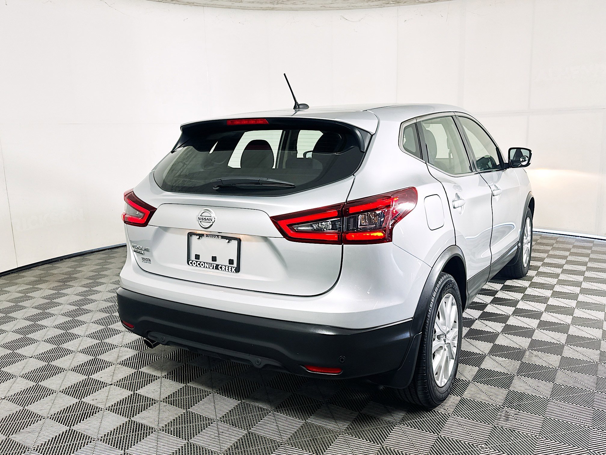 Used 2021 Brilliant Silver Metallic Nissan S image 3