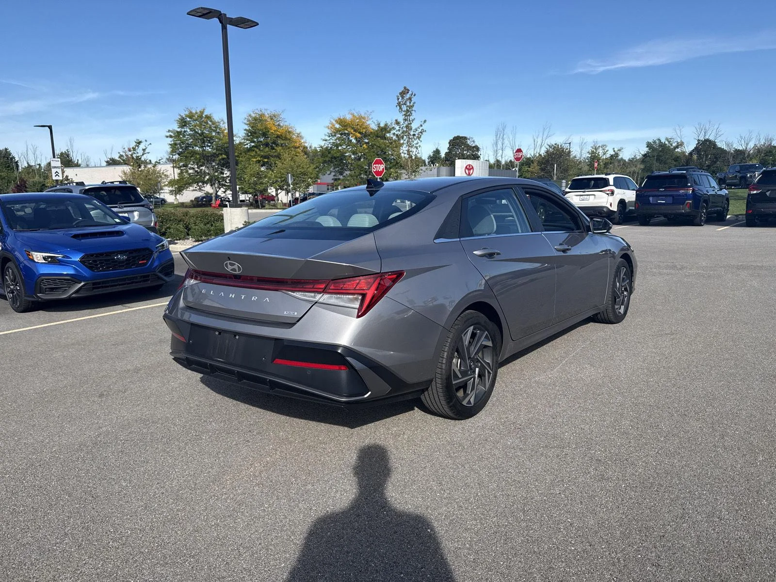 Used 2024 Fluid Metal Hyundai Limited image 4