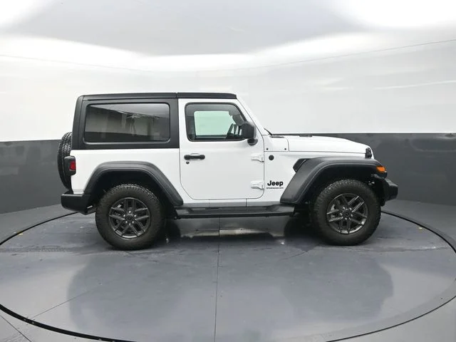 Used 2024 White Jeep Sport S image 11