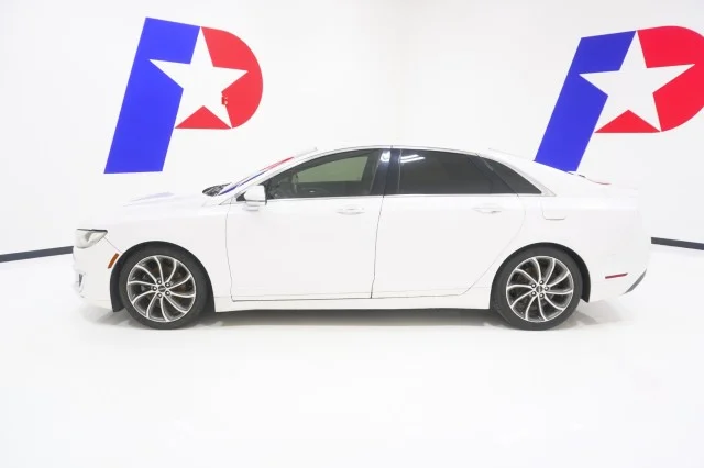 Used 2019 WHITE Lincoln Reserve I image 9