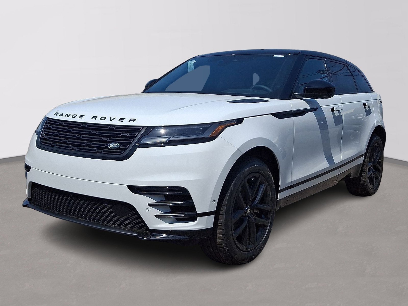 New 2026 Fuji White LAND ROVER Dynamic SE image 1