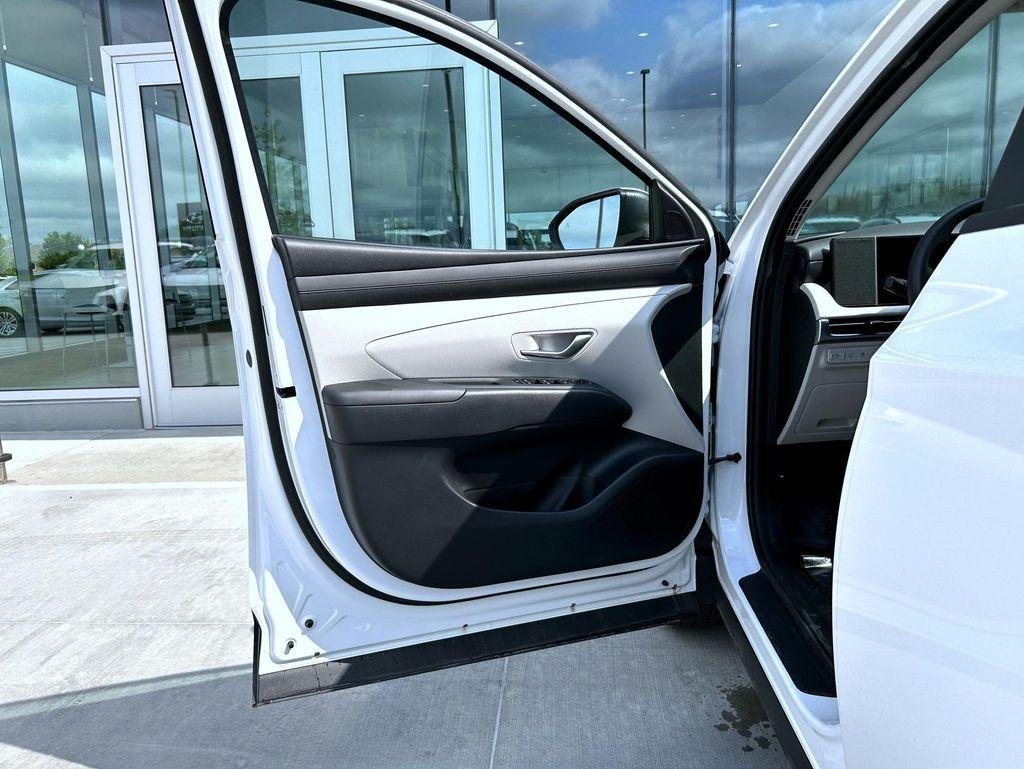 New 2026 White Pearl Hyundai SEL AWD image 9