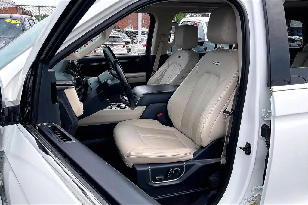 Used 2022 White Ford Platinum image 24