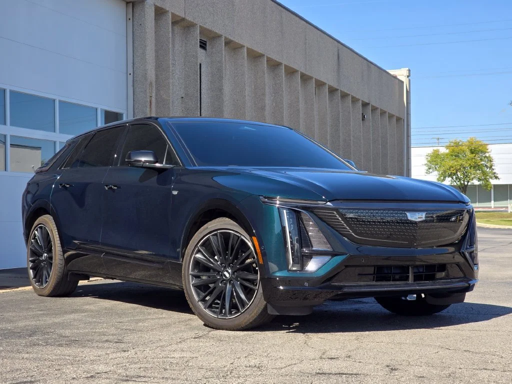 2024 Cadillac LYRIQ Sport 2