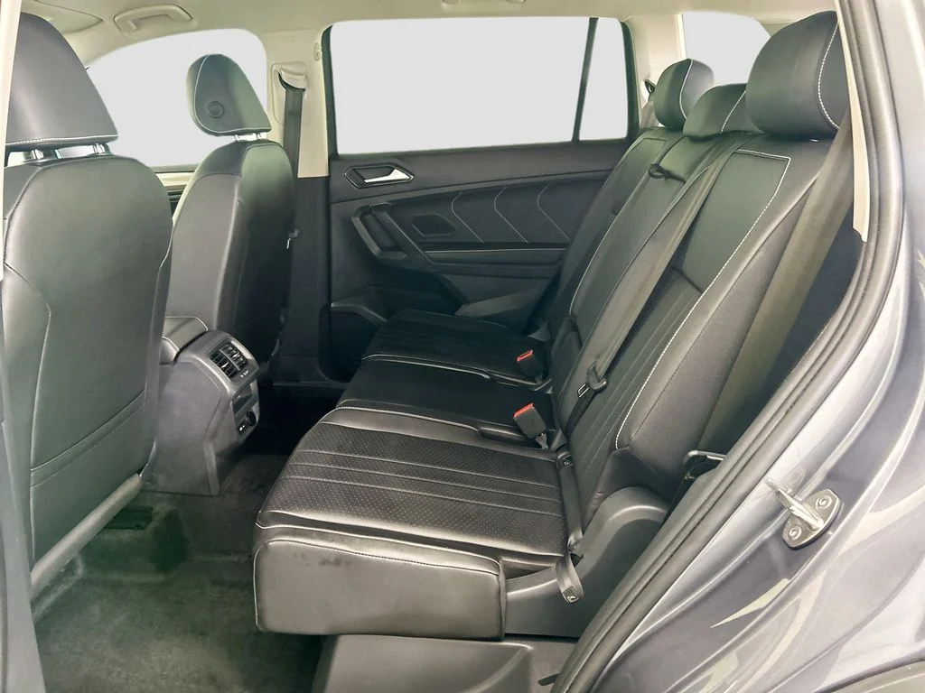 Used 2024 Gray Volkswagen 2.0T SE image 19