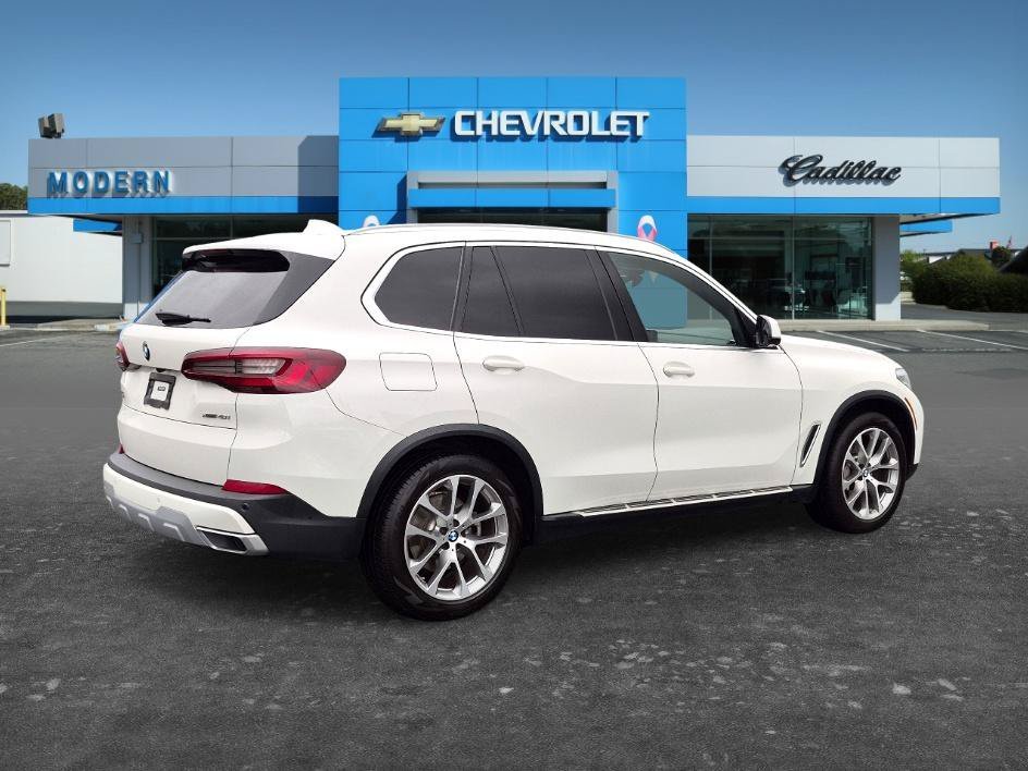 Used 2021 Alpine White BMW xDrive40i image 5