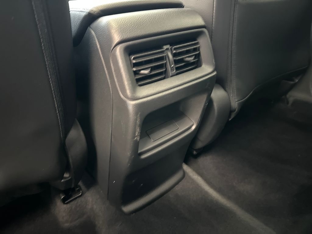 Used 2023 Silver Honda EX-L image 32