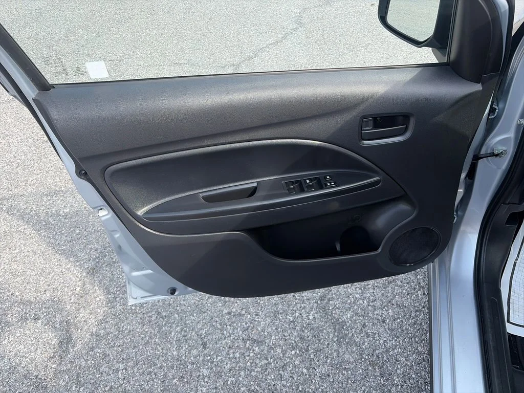 Used 2024 Silver Mitsubishi ES image 10