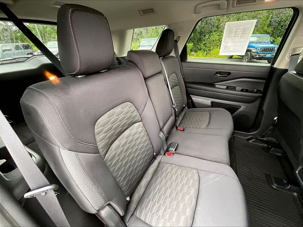 Used 2023 Pearl White Tricoat Nissan SV image 15