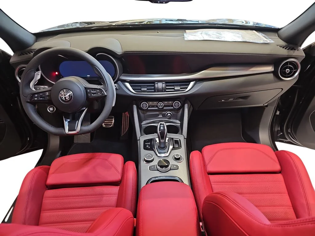 2025 Alfa Romeo Stelvio Base - Photo 8