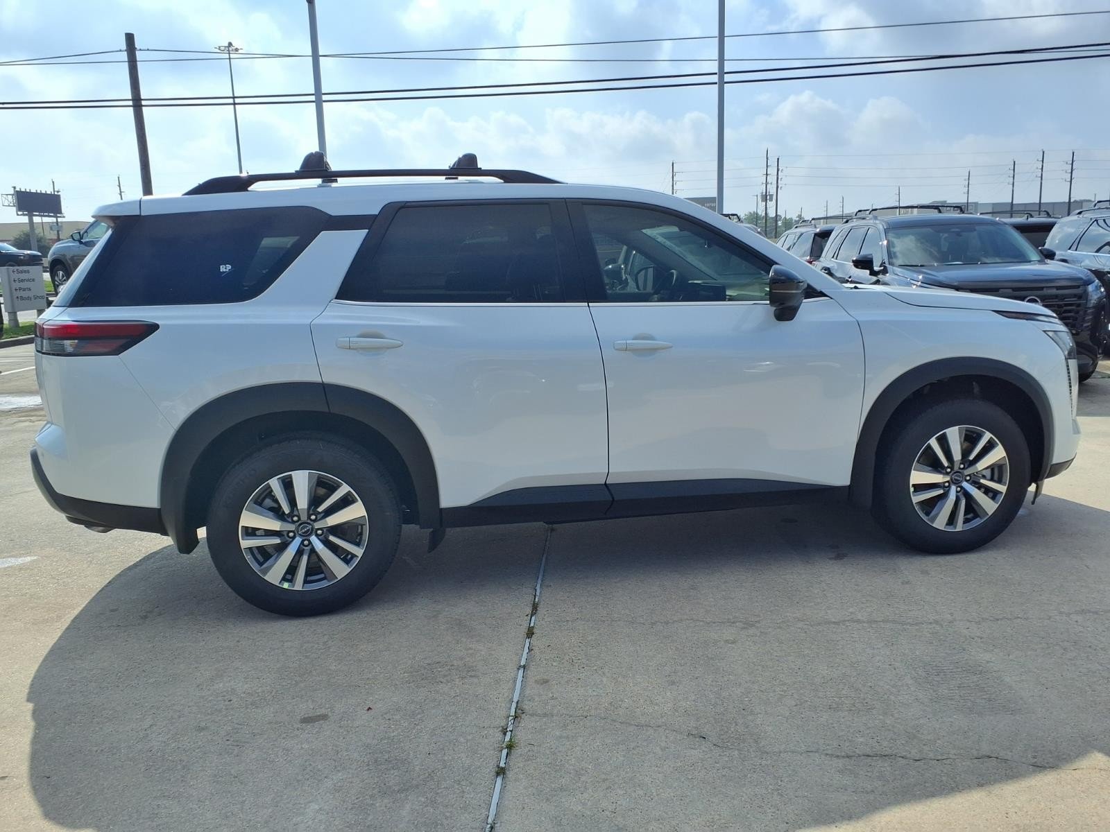 2026 Nissan Pathfinder SL White at Robbins Nissan