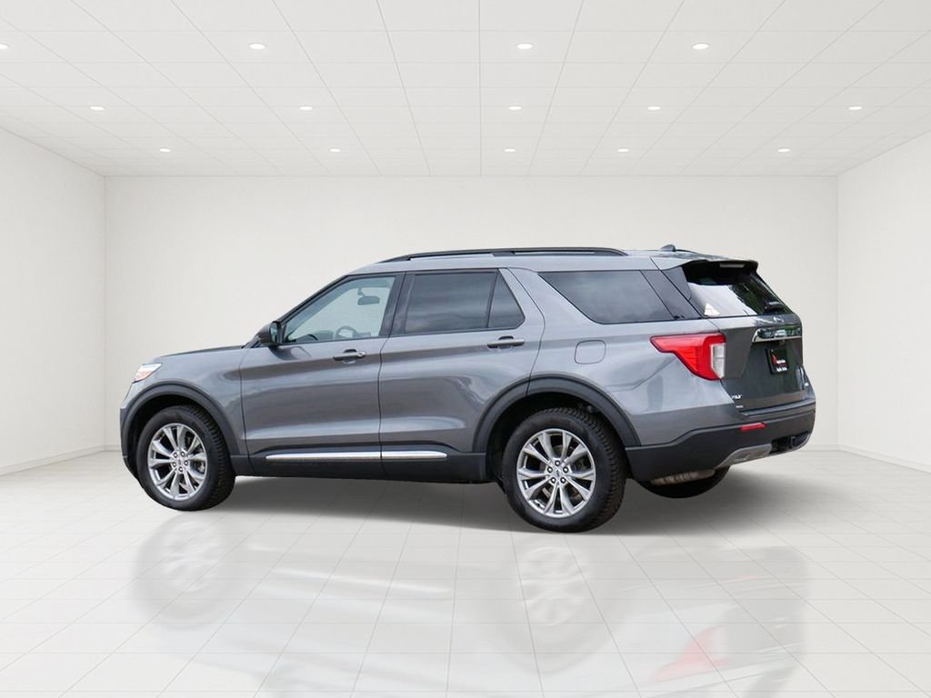 Certified Used 2023 Gray Ford XLT image 4