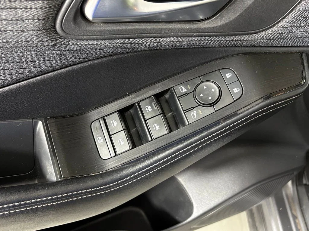 Used 2023 Gray Nissan SV image 16