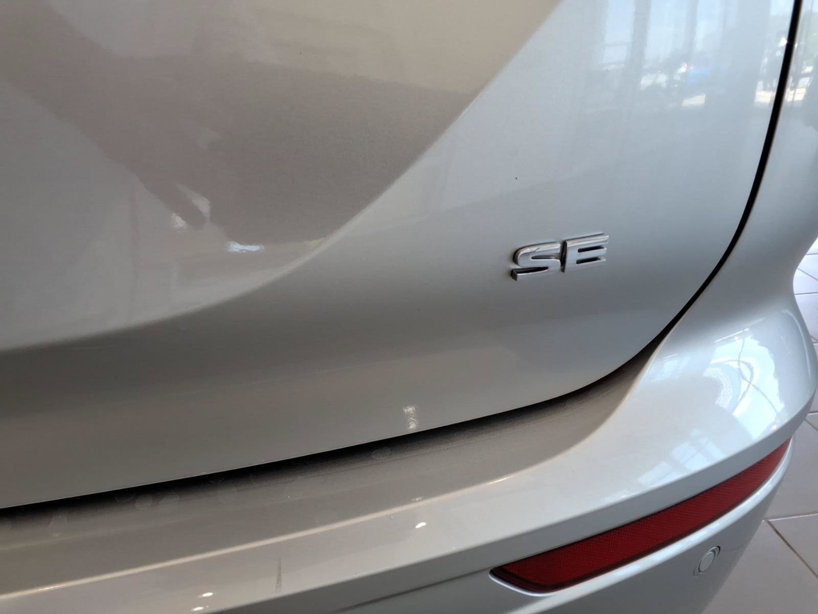 Used 2024 Alloy Silver Metallic Mitsubishi SE image 18