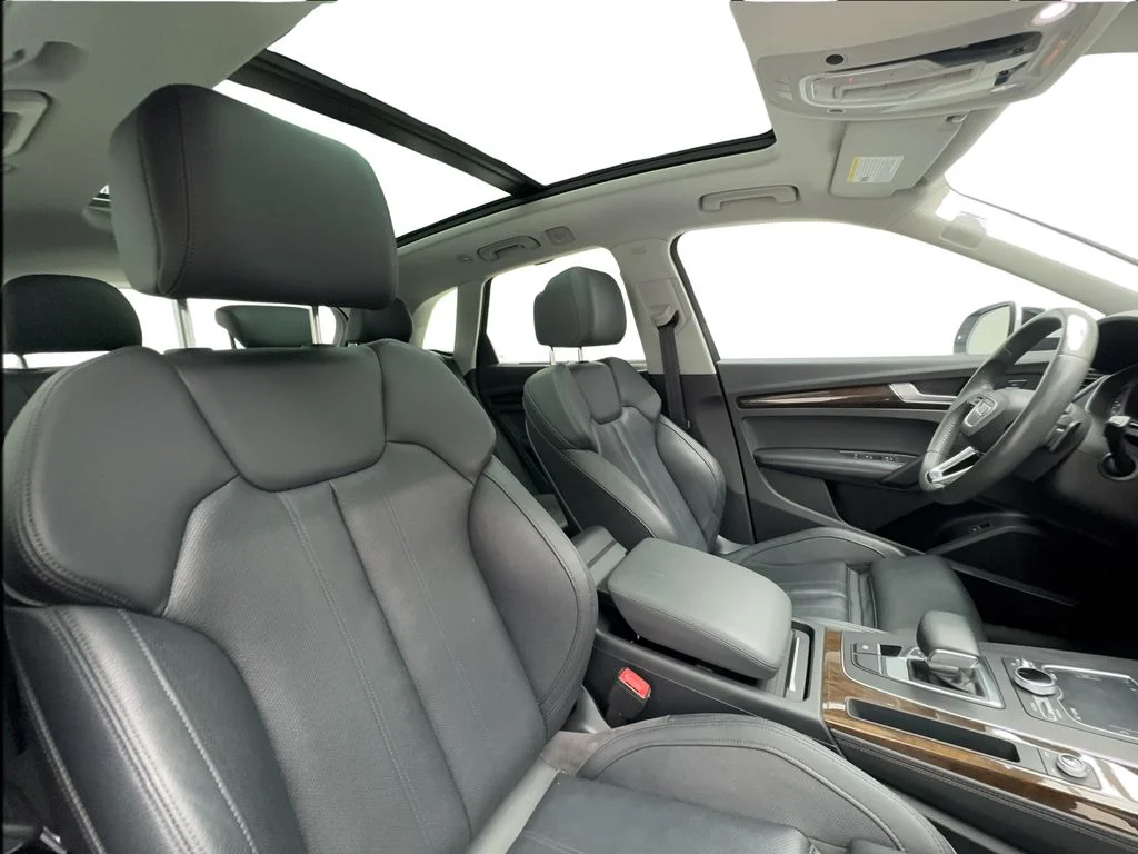 Used 2019 White Audi 2.0T Prestige image 30