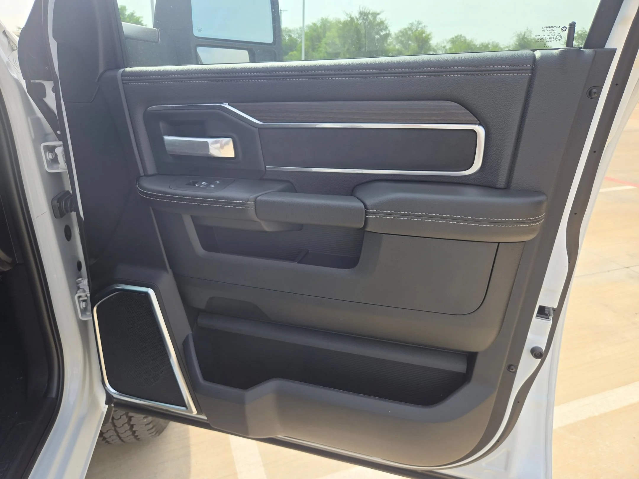 New 2026 Bright White Clear-Coat Exterior Paint RAM Laramie image 26