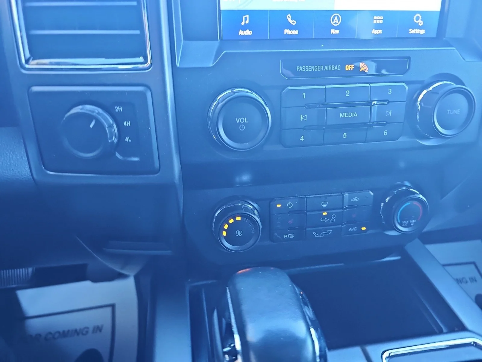 Used 2020 Agate Black Metallic Ford XLT image 32