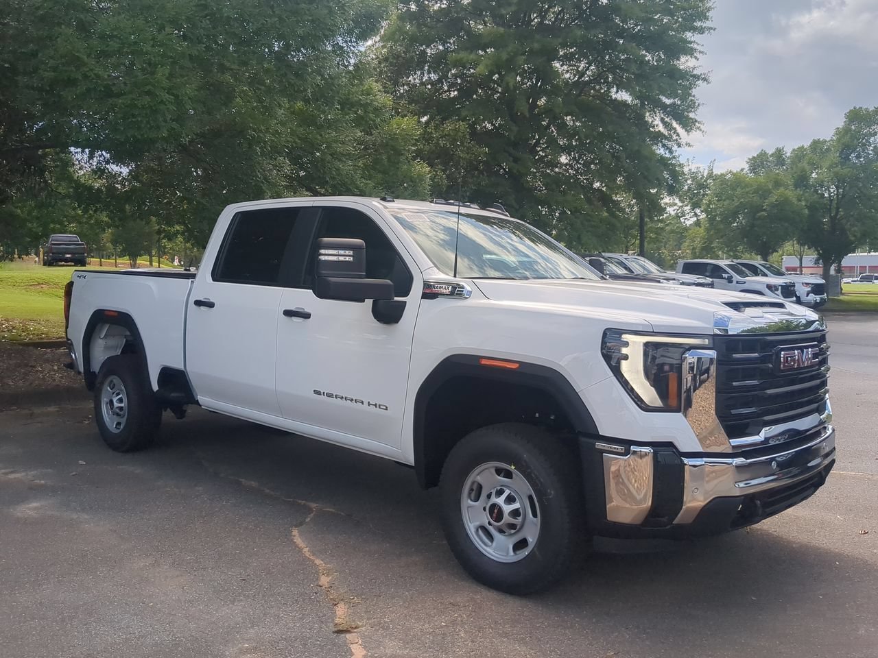 New 2026 Summit White GMC Pro image 2
