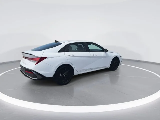 Used 2026 White Hyundai SEL Sport image 8