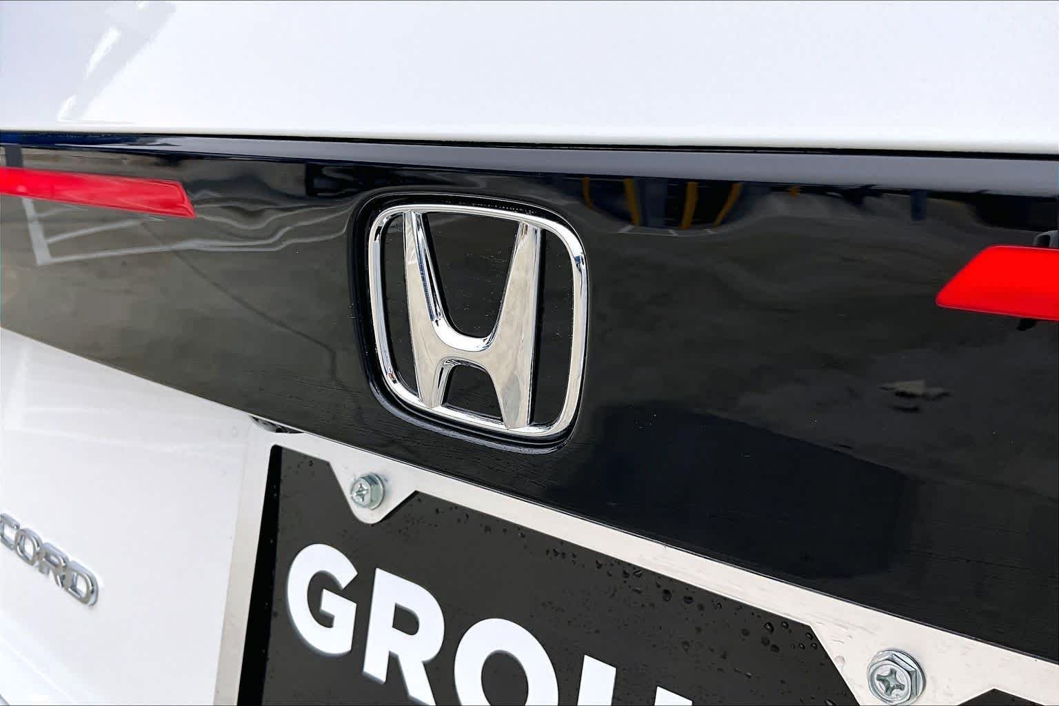New 2026 Platinum White Pearl Honda LX image 15