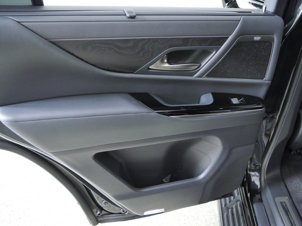 Used 2025 Black Lexus 600 Luxury image 30