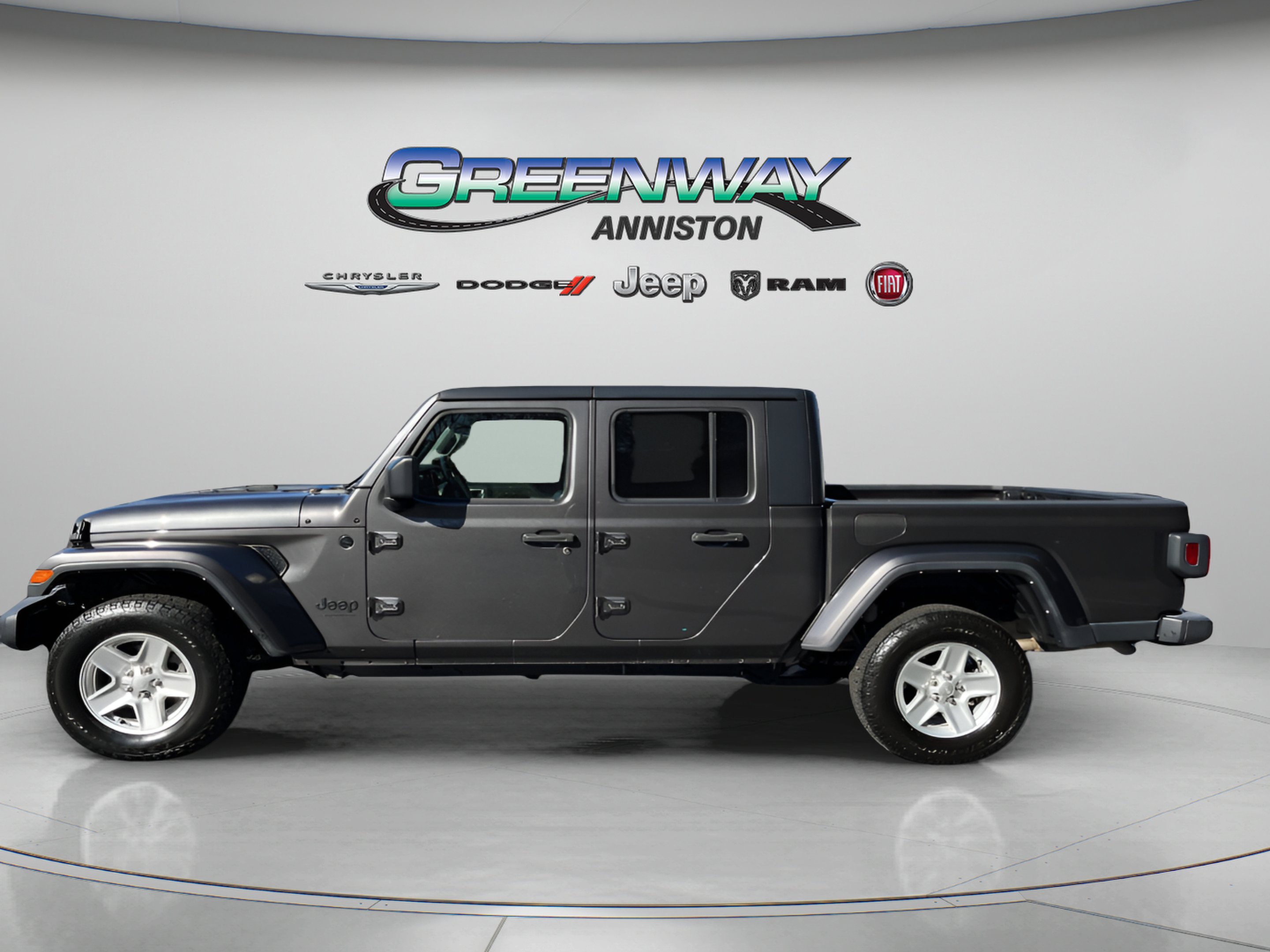 Used 2022 Granite Crystal Metallic Clearcoat Jeep  image 4