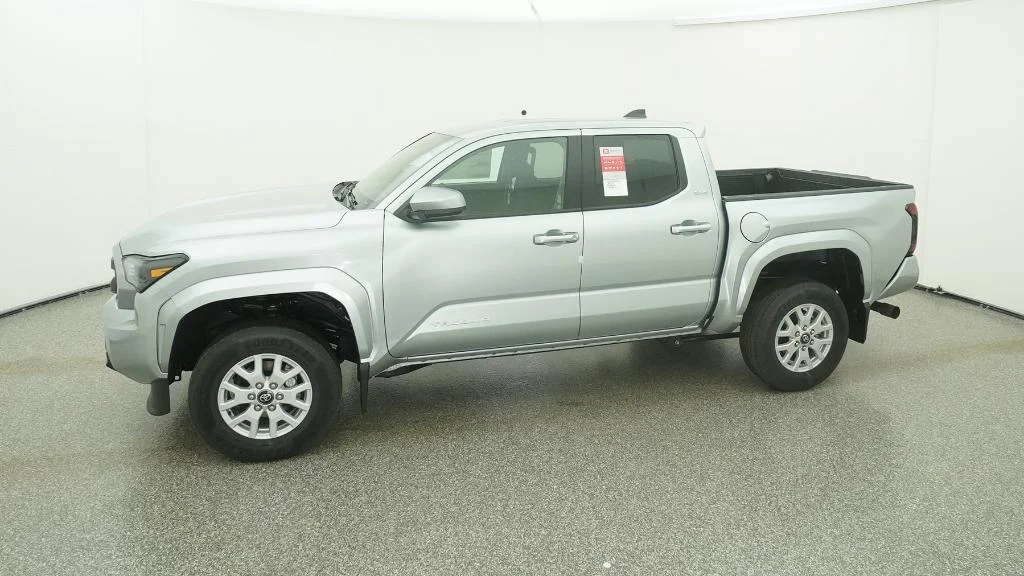2026 Toyota Tacoma SR5 - Photo 13