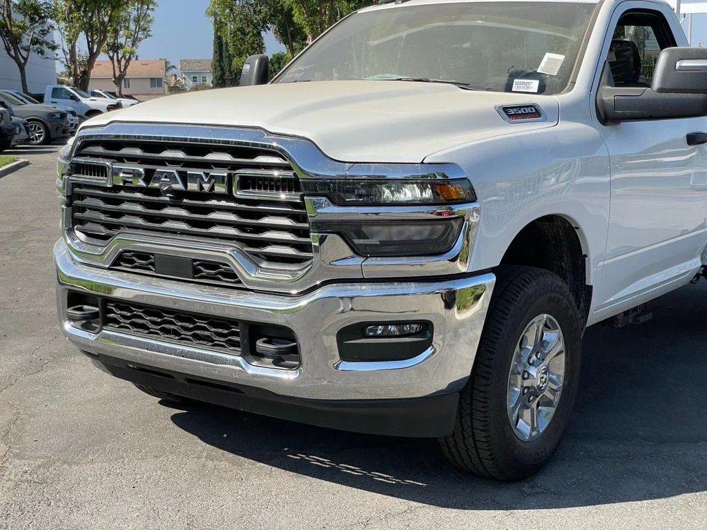 2025 RAM 3500 Chassis Tradesman - Photo 10