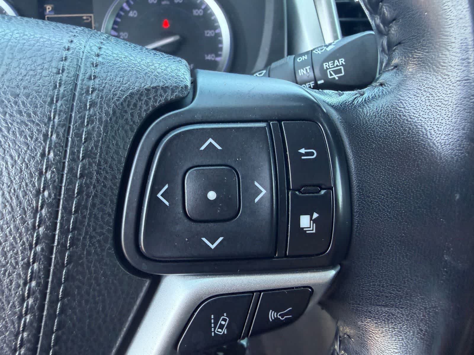 Used 2018 Blizzard Pearl Toyota SE image 18