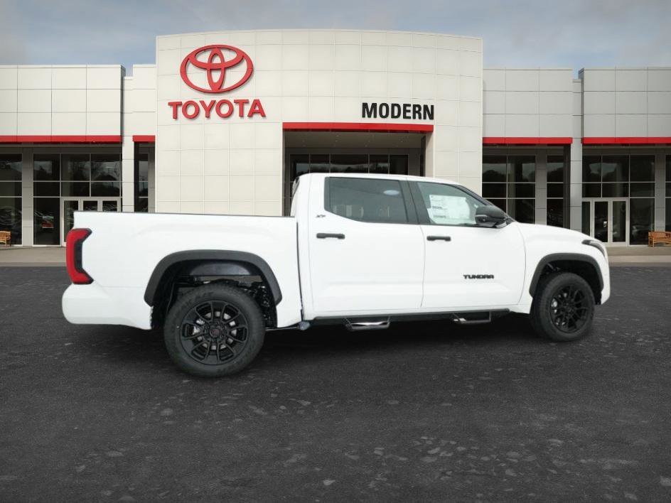 New 2026 Ice Cap Toyota SR5 image 13