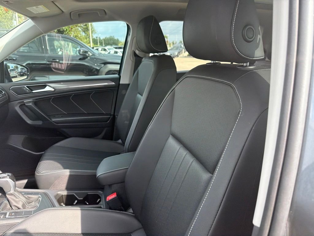 Used 2023 Gray Volkswagen 2.0T SE image 7