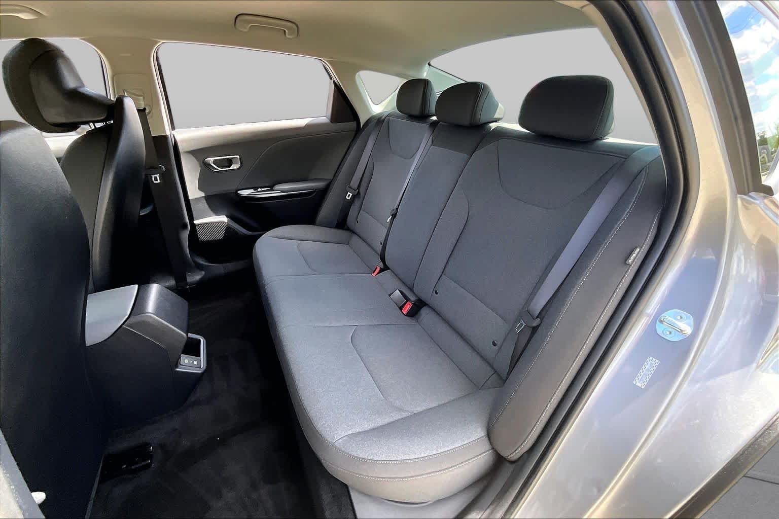 Used 2025 Steel Gray Kia LXS image 21