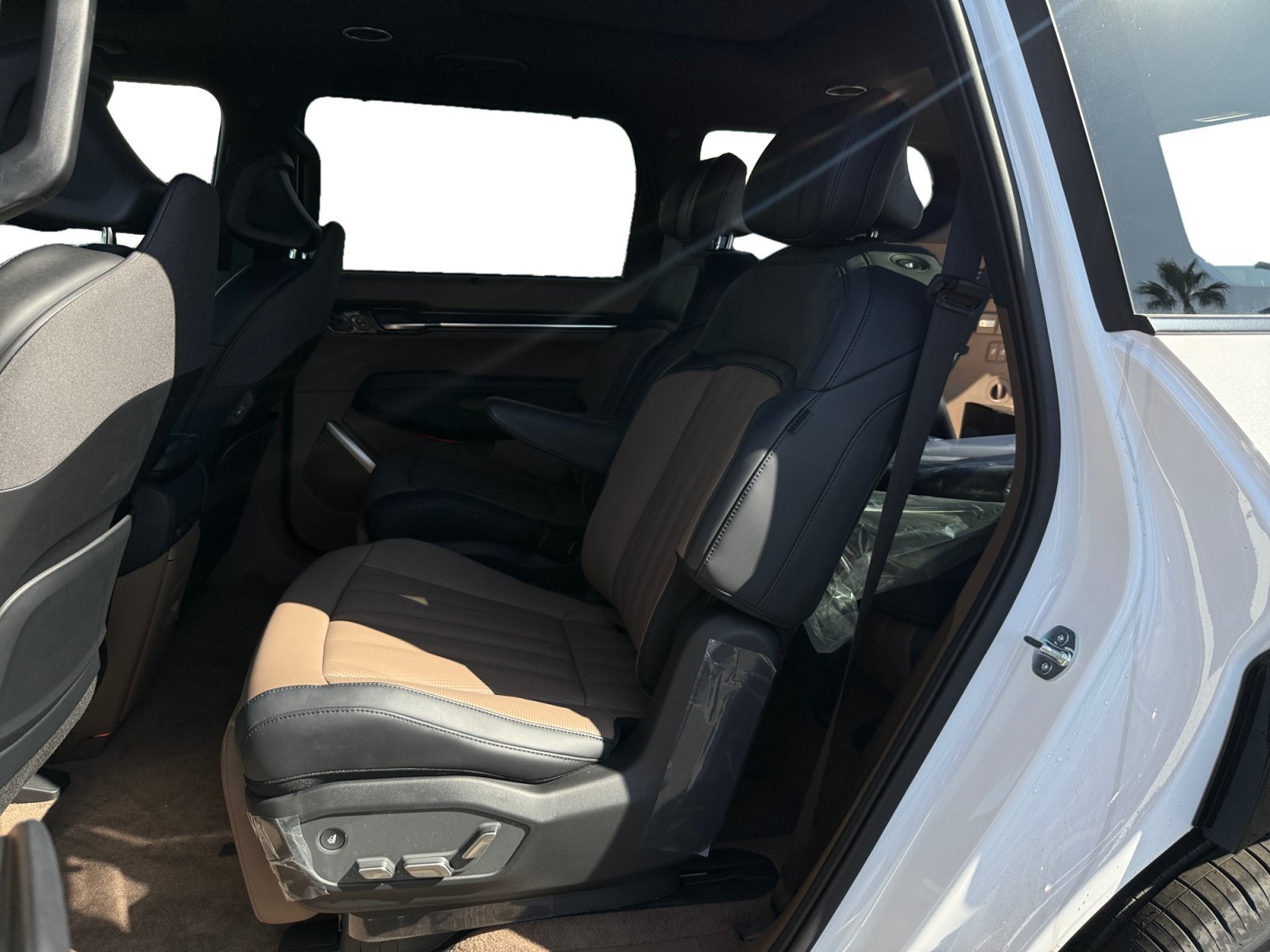 New 2026 Glacial White Pearl / Black Ro Kia GT-Line AWD image 16