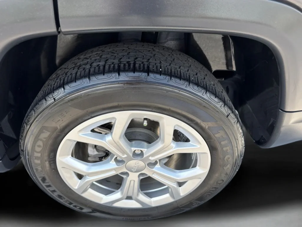 Used 2024 Baltic Gray Metallic Clearcoat Jeep Sport image 35