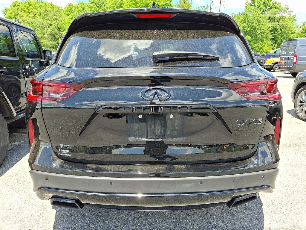 Used 2024 Black INFINITI SPORT image 5
