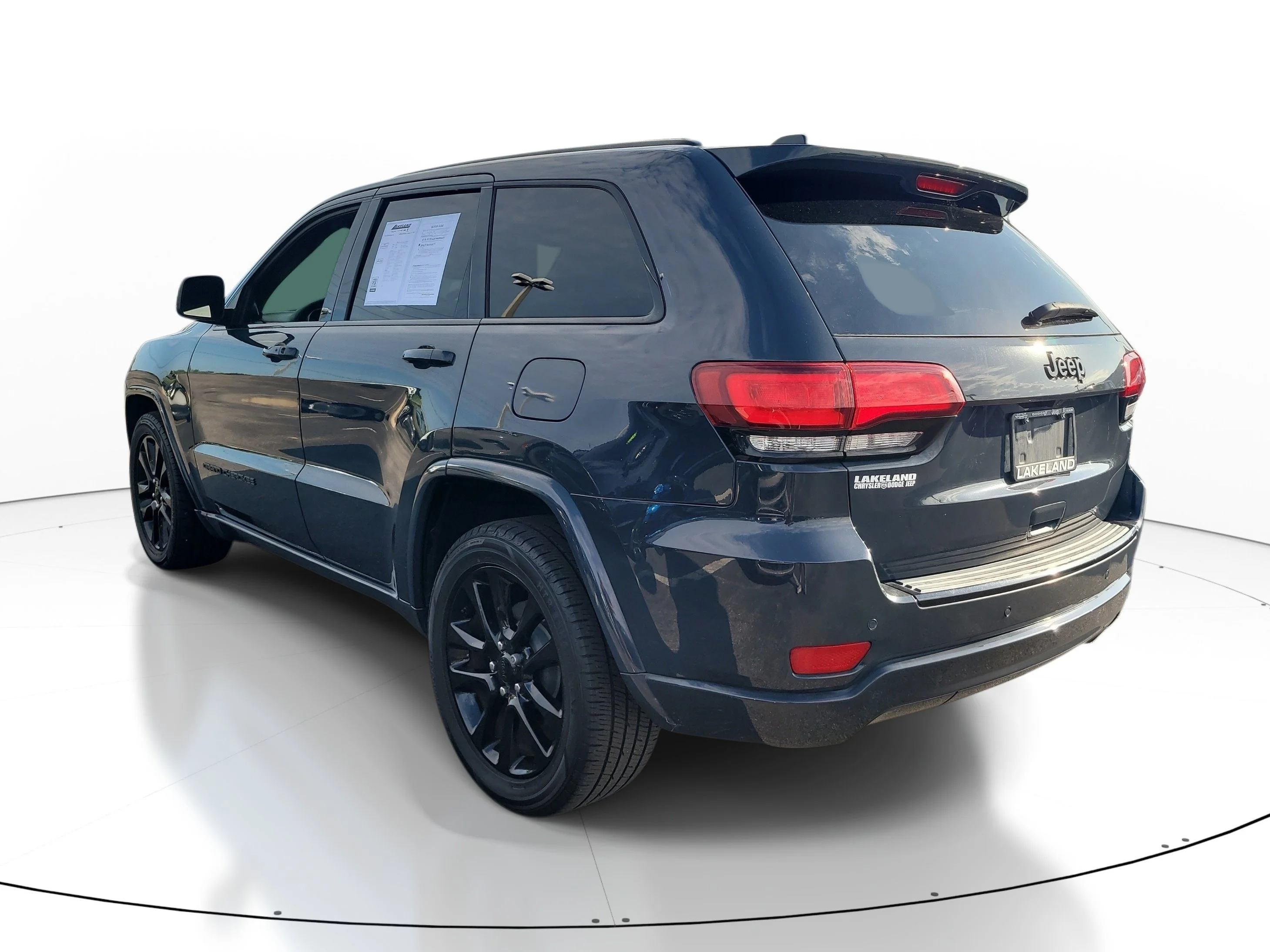 Used 2018 Rhino Clearcoat Jeep Altitude image 6