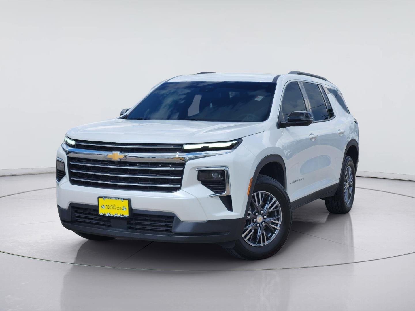 Certified Used 2025 Iridescent Pearl Tricoat Chevrolet LT image 1