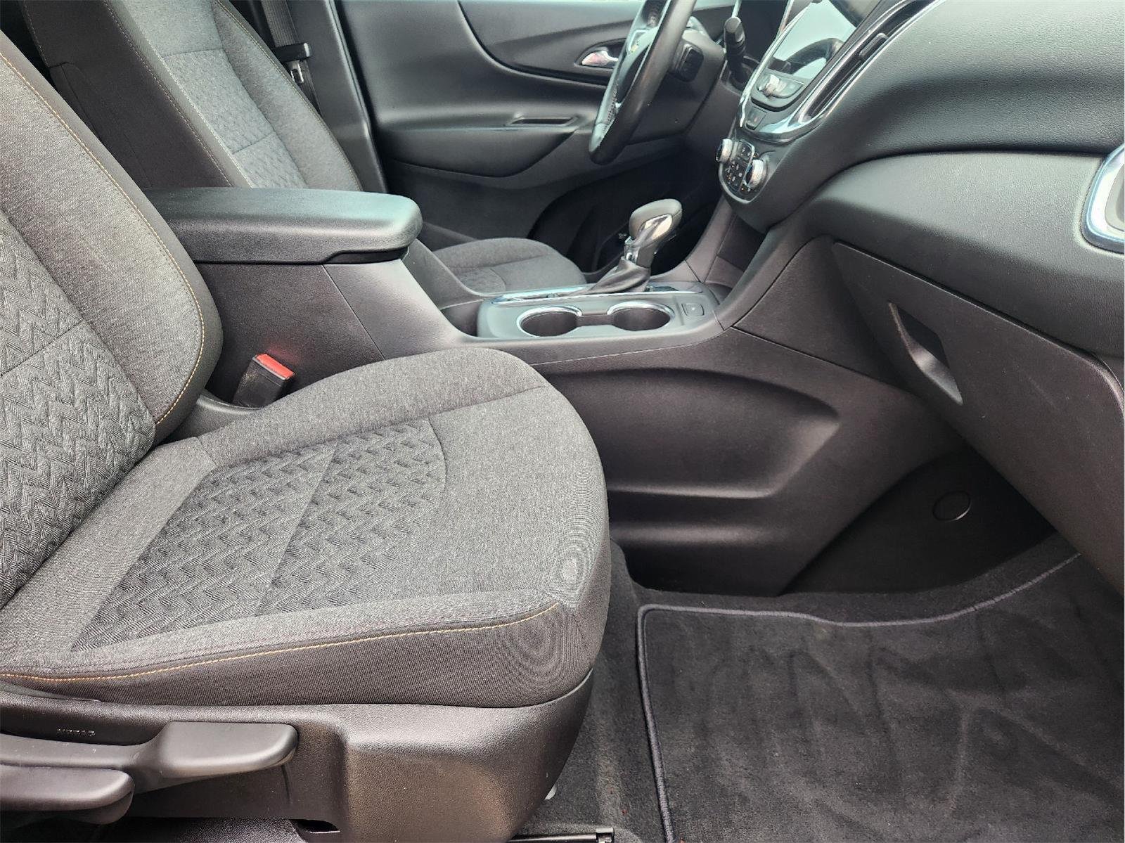 2022 Chevrolet Equinox photo 14 of 33