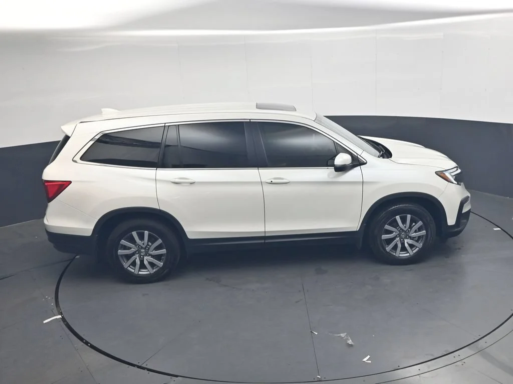 Used 2019 White Diamond Pearl Honda EX-L image 24