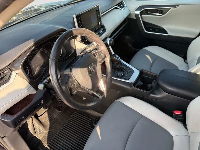 2019 Toyota RAV4 Limited - Photo 21