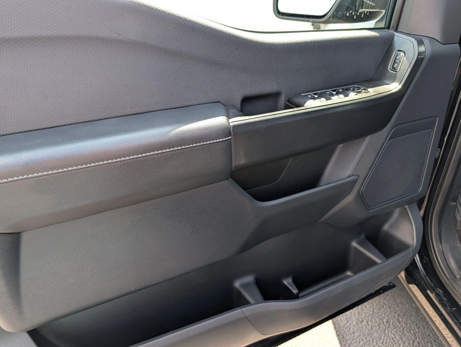 Used 2023 Agate Black Ford XL image 15
