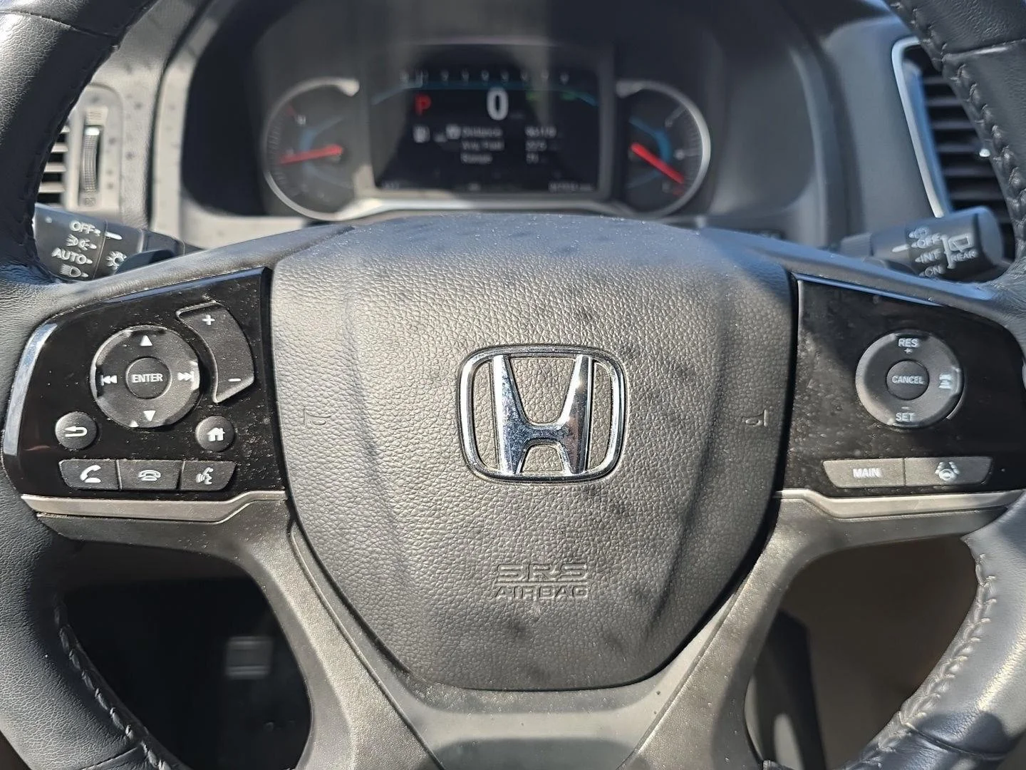 Used 2022 Platinum White Pearl Honda Touring w/Rear Captain