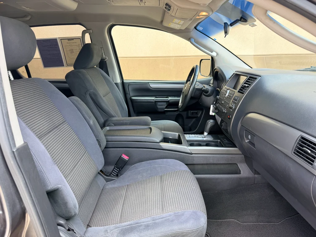 Used 2010 Smoke Nissan SE image 13
