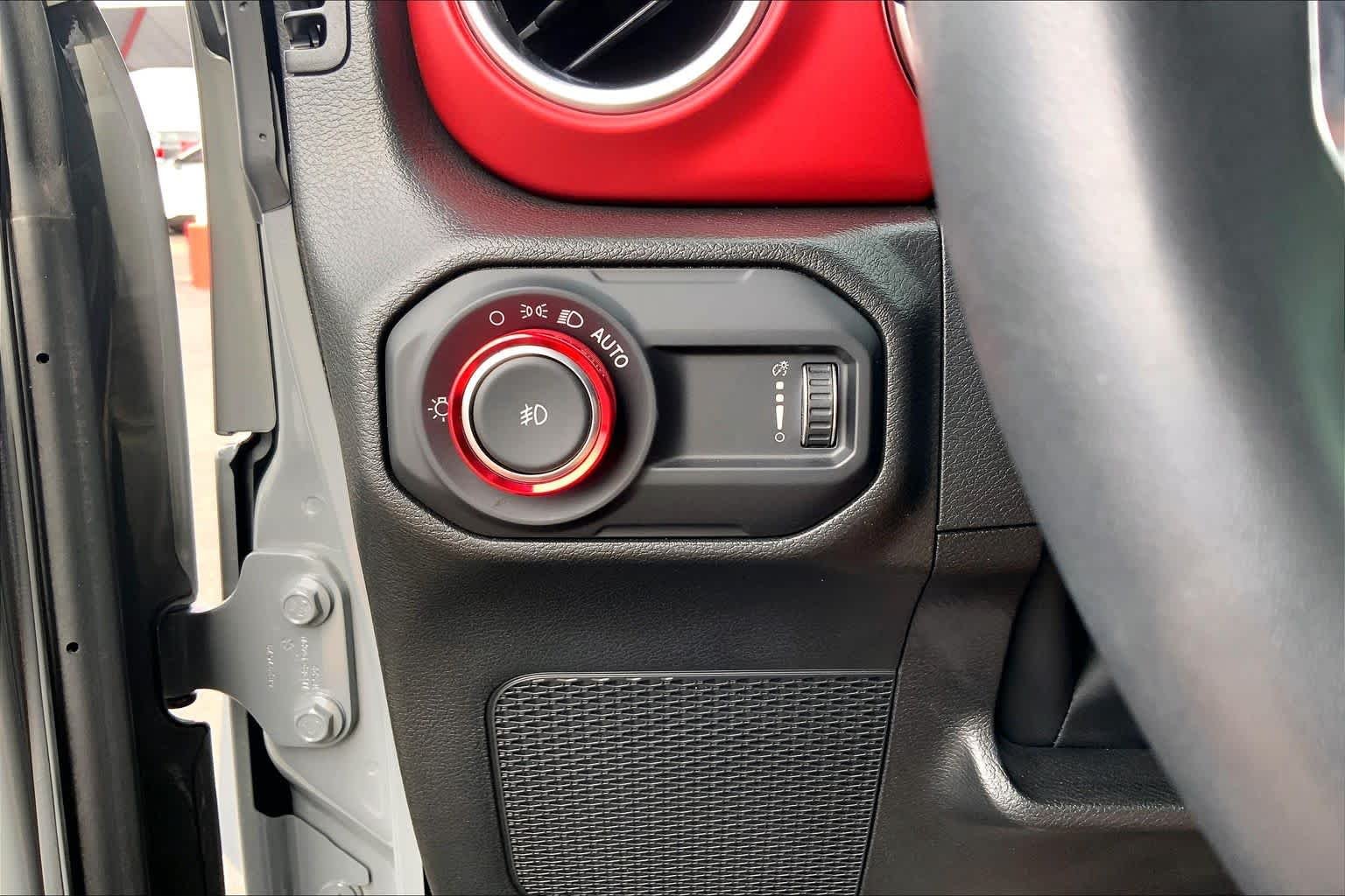 Used 2023 Sting-Gray Clearcoat Jeep Rubicon image 36