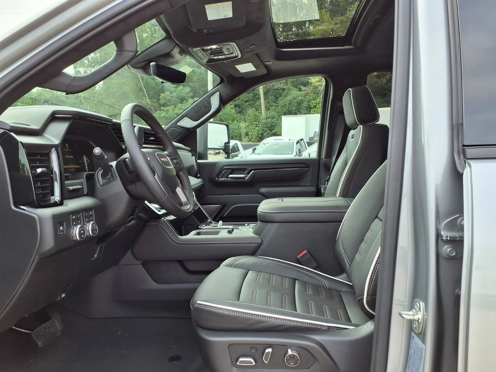 2026 GMC Sierra 2500HD AT4X - Photo 17